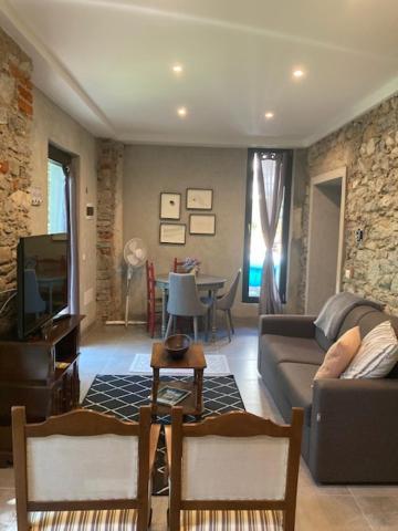 Villa Bacchetta - Stone Cottage Oleggio Castello Dış mekan fotoğraf